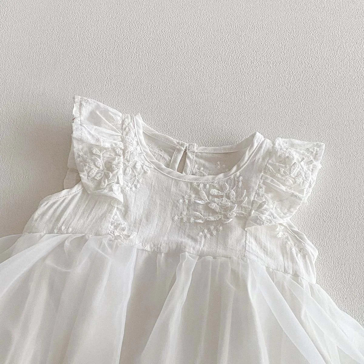 2026 0-2Y Baby Girl Clothes White Three-dimensional Floral Pattern Bodysuit for Toddler with Baby Cap 2PCS