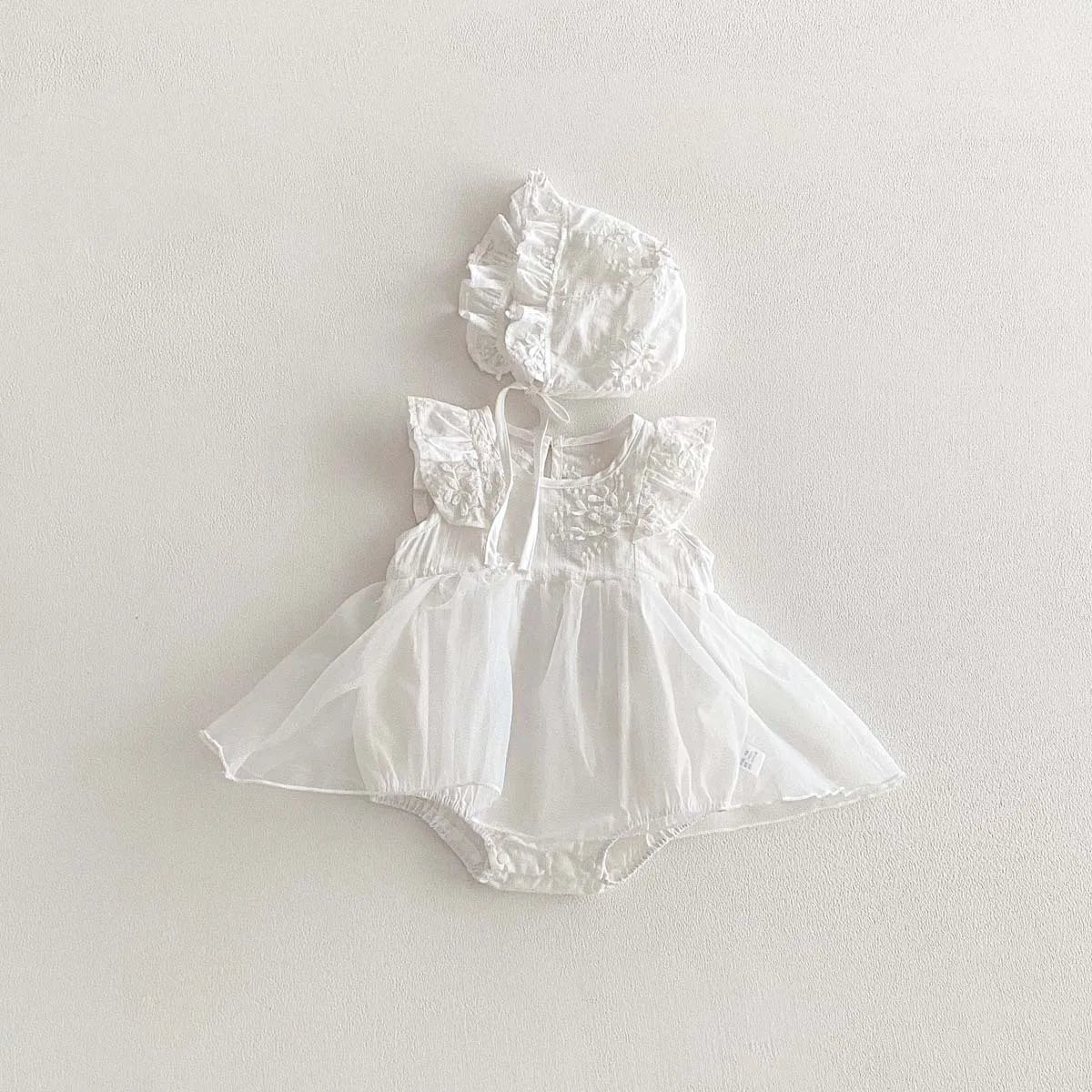 2026 0-2Y Baby Girl Clothes White Three-dimensional Floral Pattern Bodysuit for Toddler with Baby Cap 2PCS